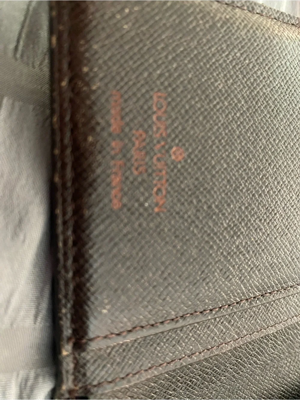 Louis Vuitton Authentic France 2/2000 Damier Ebene Compact Kiss Lock Check Walle